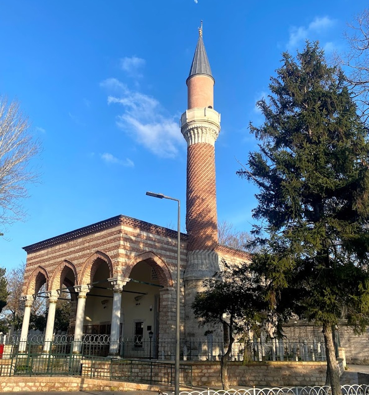Burmalı Mescid Moschee