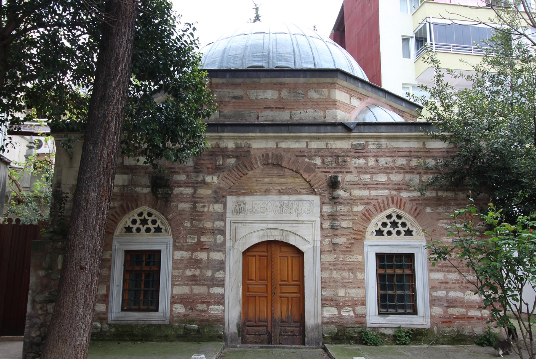 Çeşnigar Osman Ağa Tomb