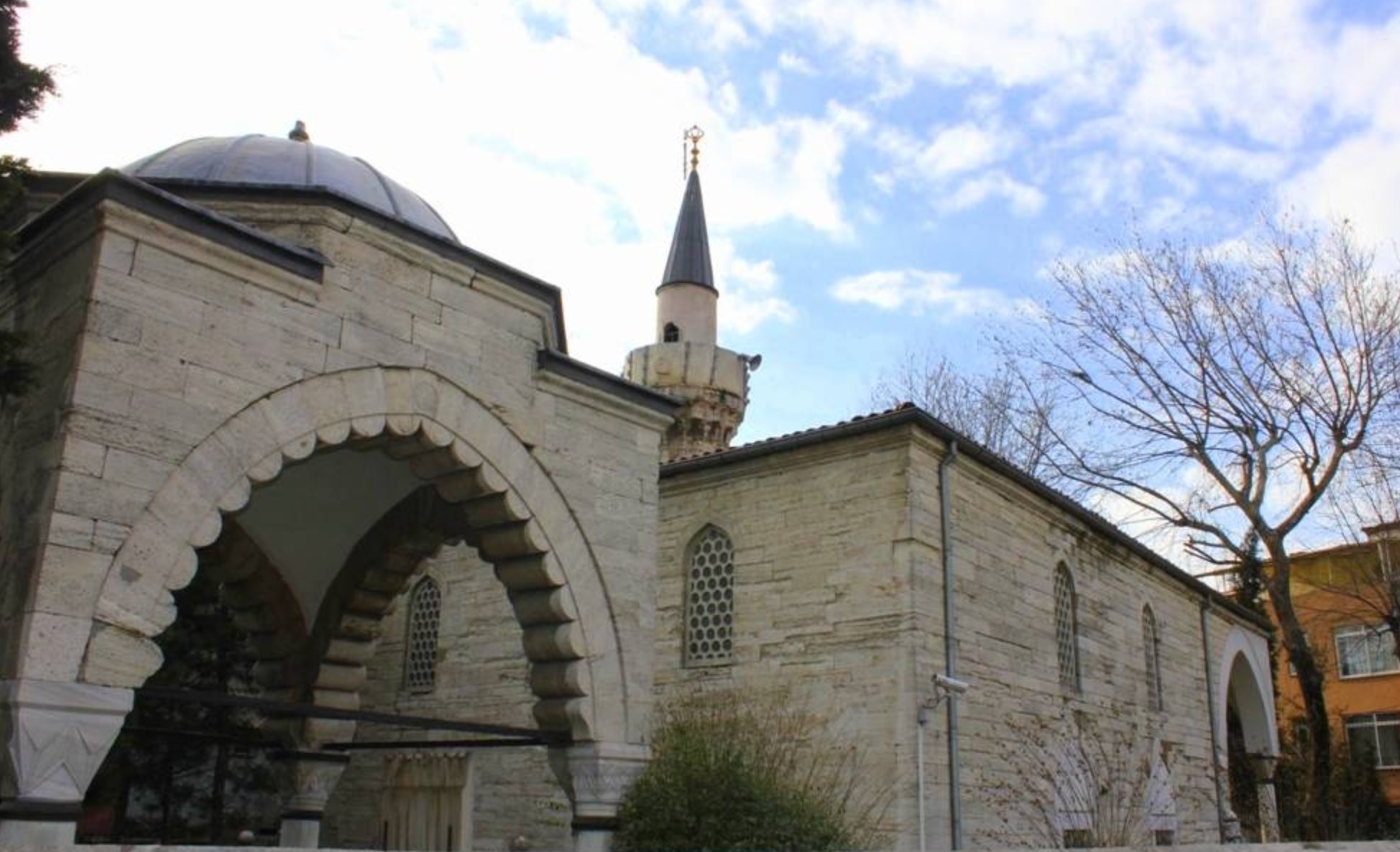 Defterdar Nazlı Mahmut Efendi Mausoleum