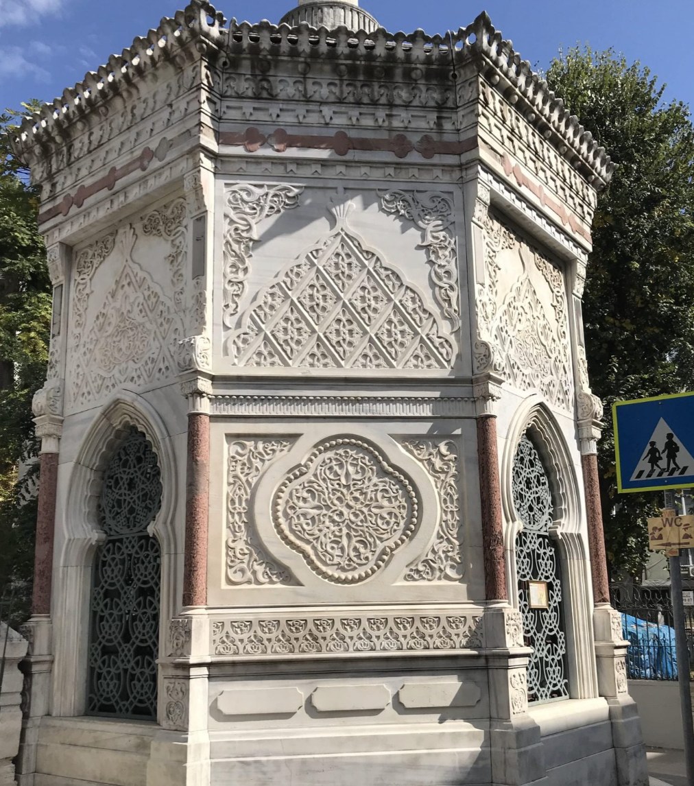 Keçecizade Fuad Paşa Tomb