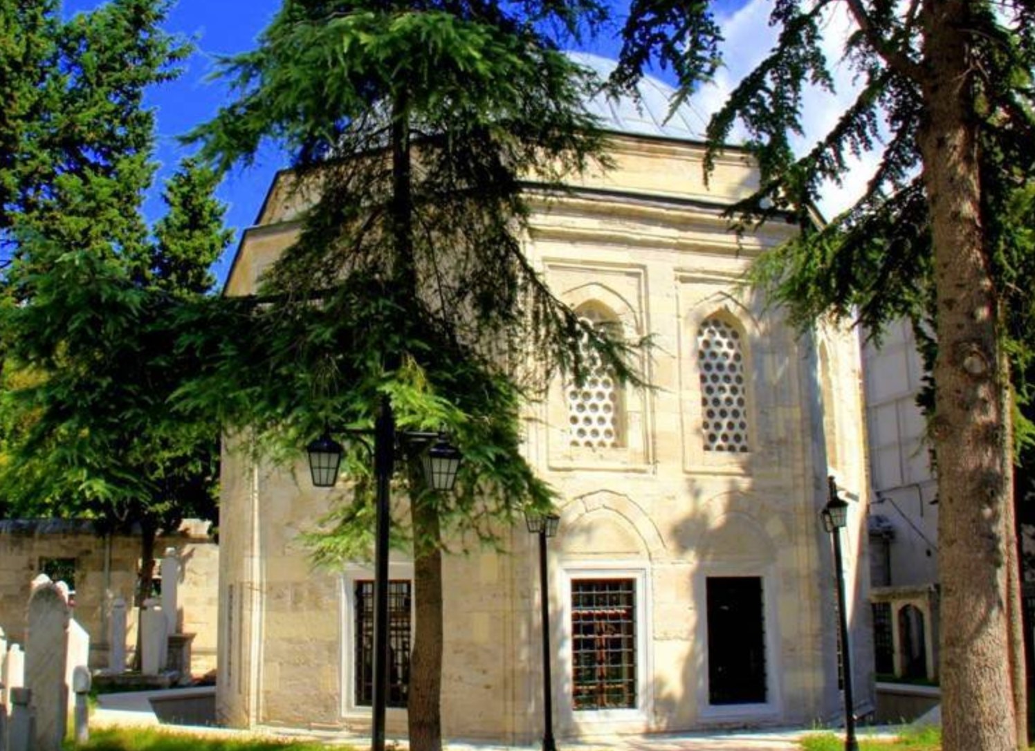 Kılıç Ali Paşa Tomb