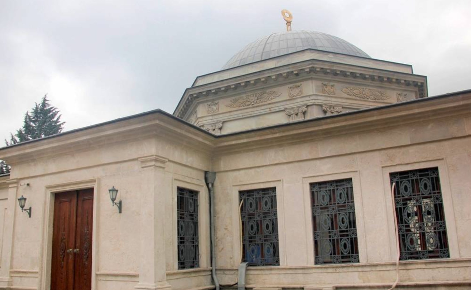 ضريح نيف فدان قادين