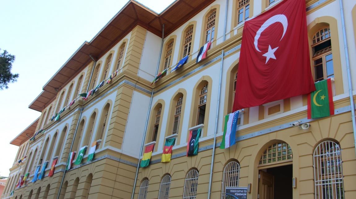 Internationales Fatih Sultan Mehmet Anatolisches Imam-Hatip-Gymnasium