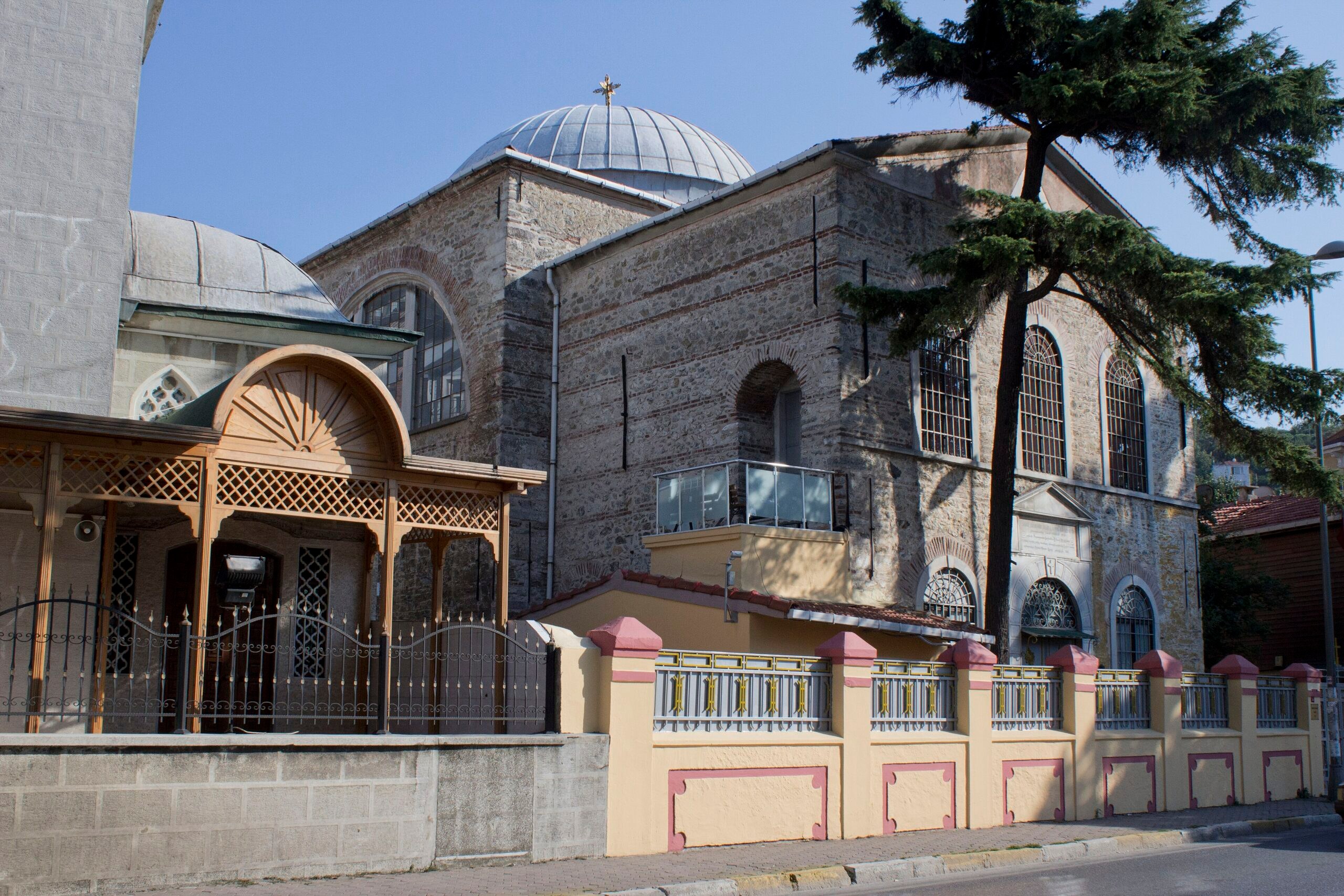 Surp Krikor Lusavoriç Ermeni Kilisesi