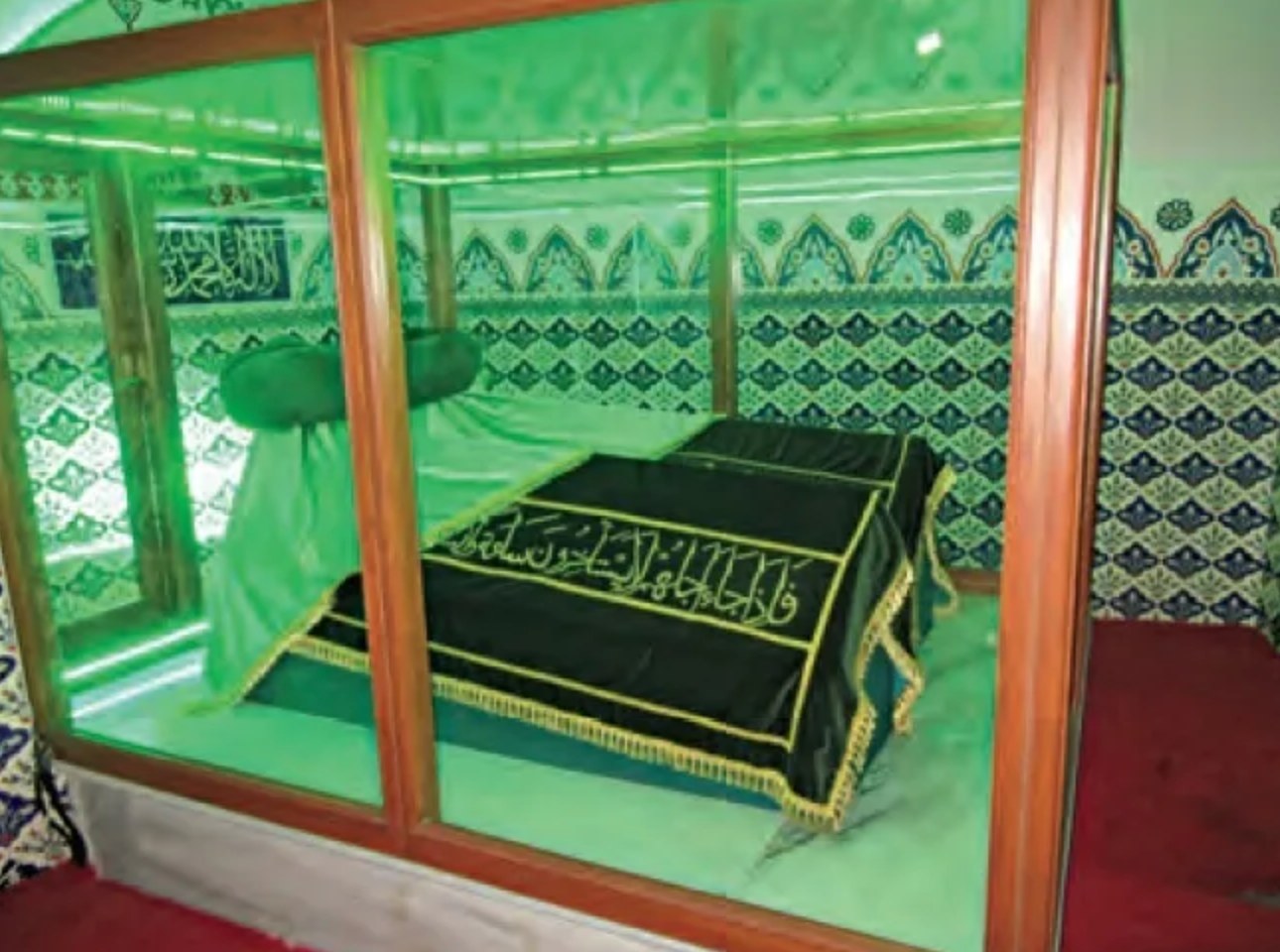 ضريح أصحاب مسجد تحت الأرض
