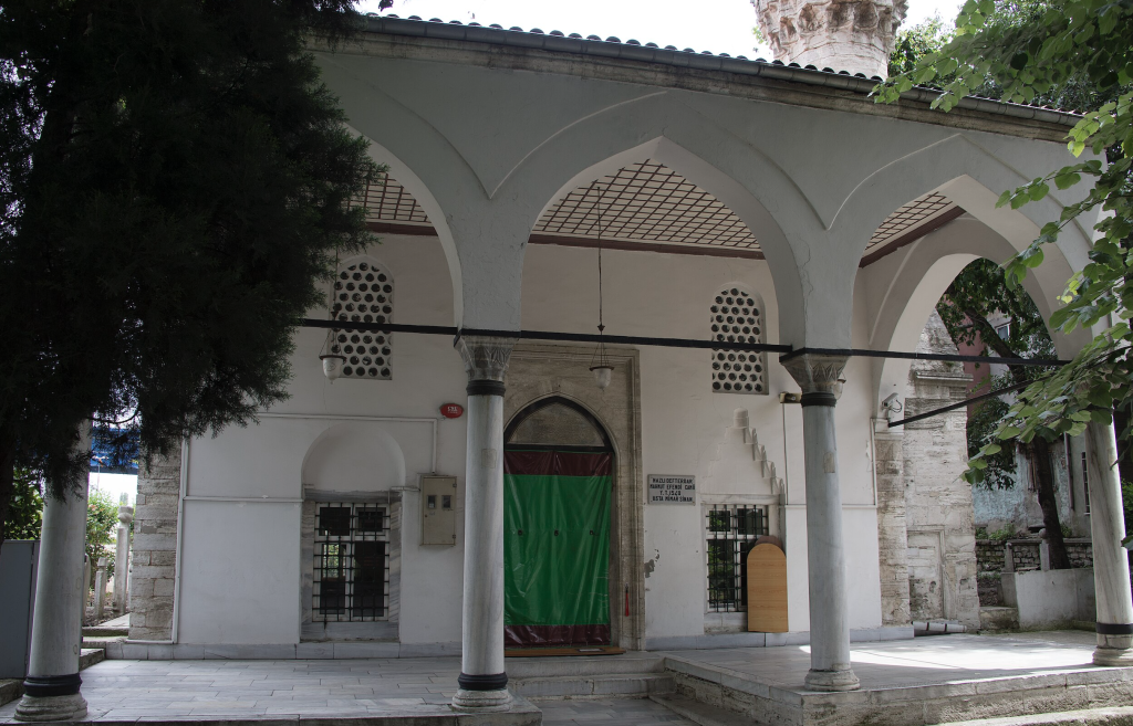 defterdar_mahmut_efendi_camii