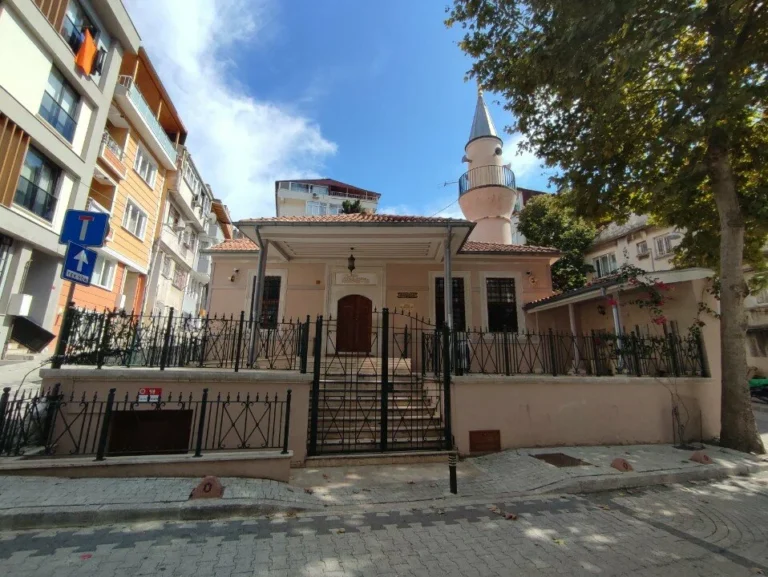 Arakiyeci Hacı Cafer Çelebi Moschee