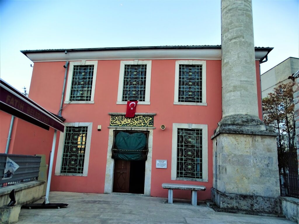 bezmi_alem_valide_sultan_topkapi_camii