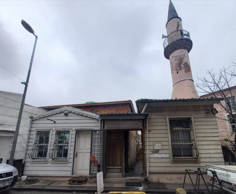 Hızır Bey Moschee