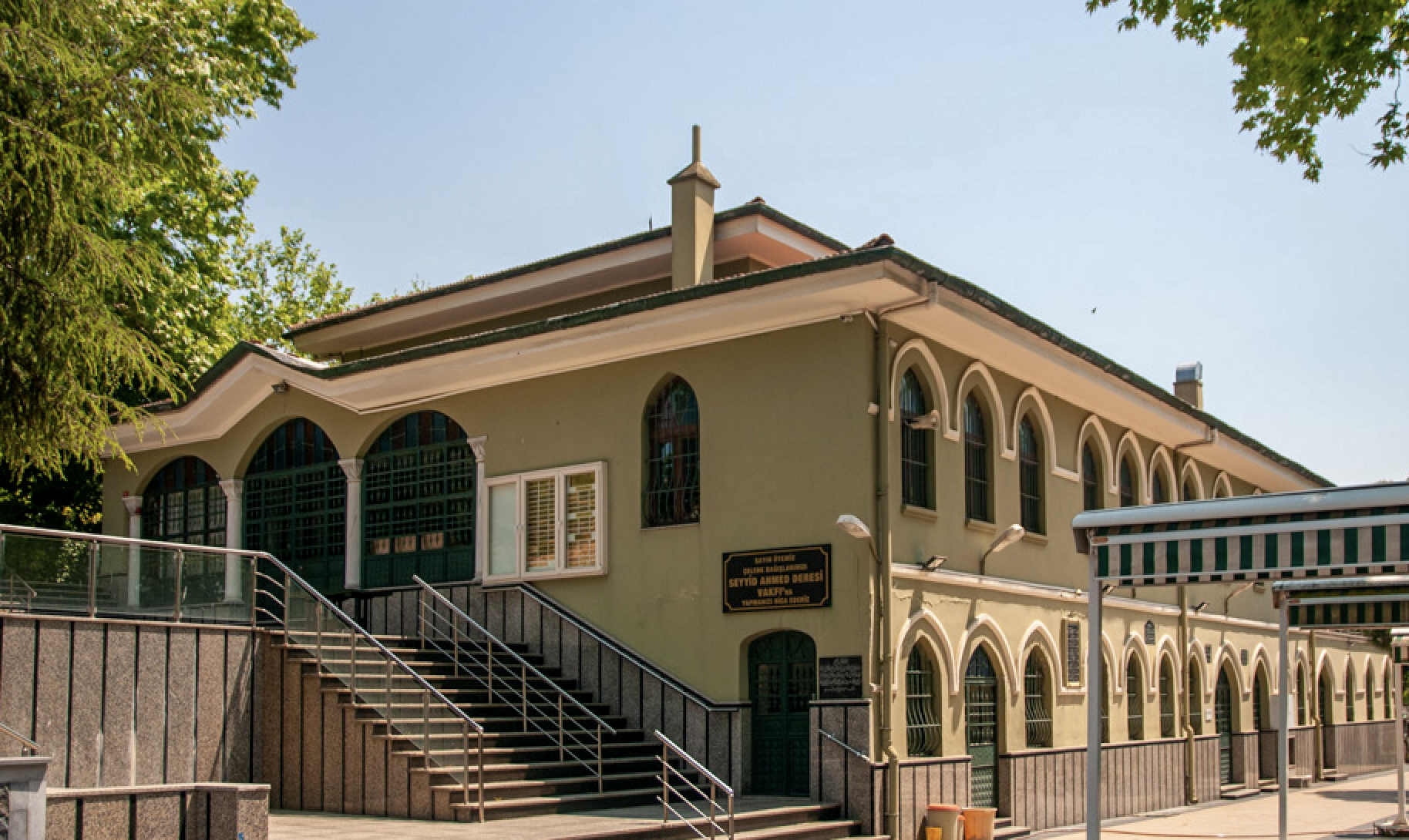 İranlılar Mosque