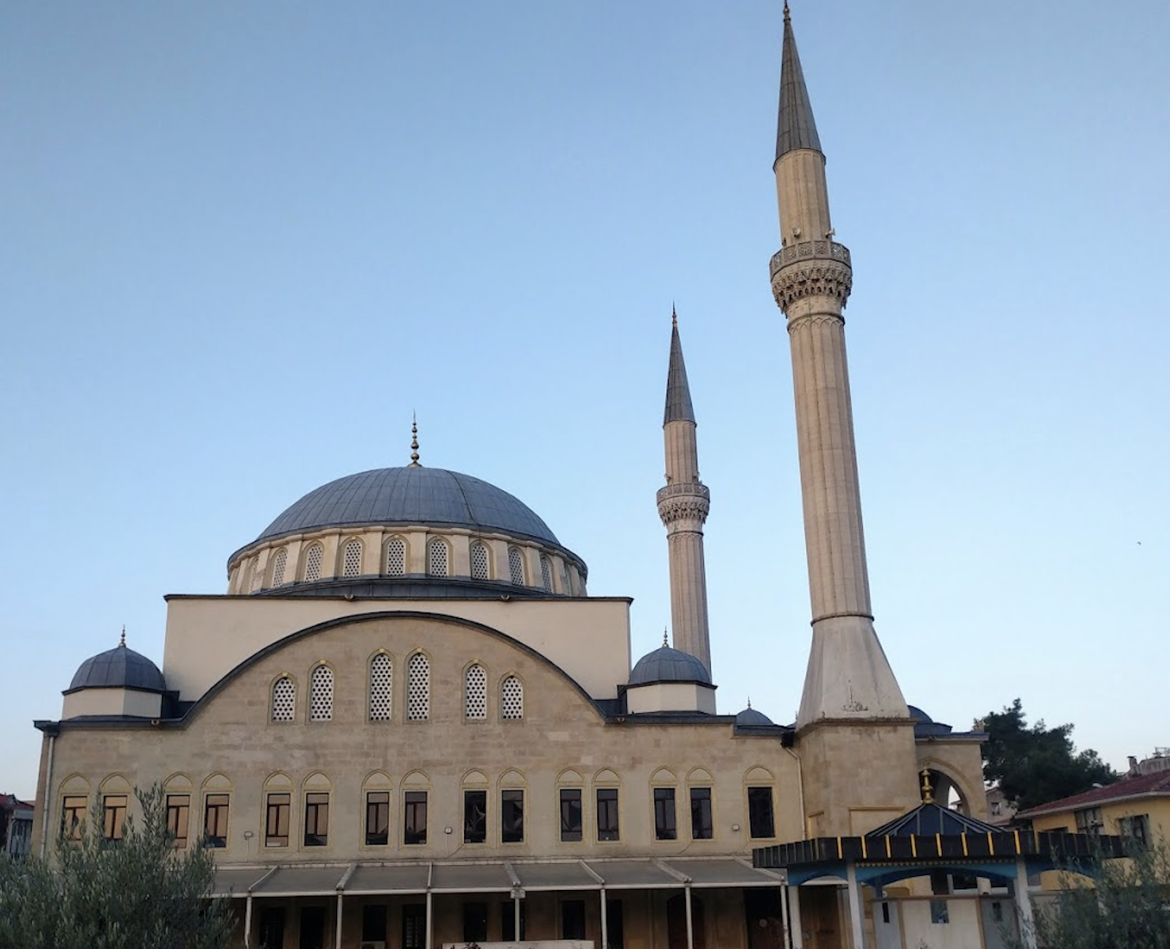 Söğütlüçeşme Mosque