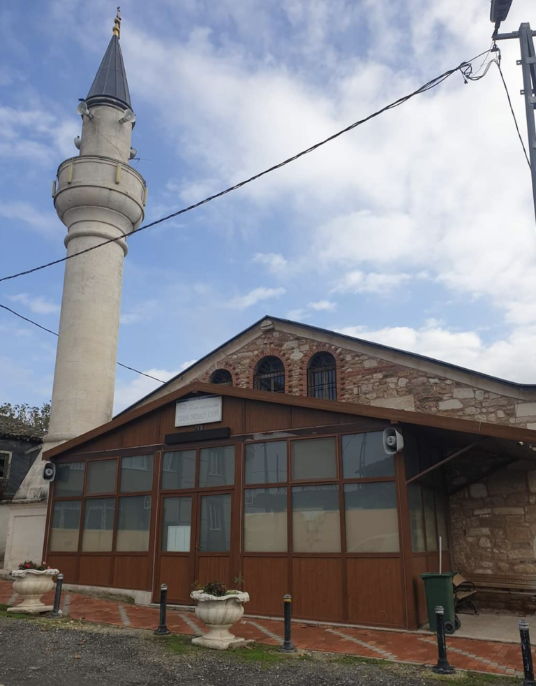 Tarihi Ortaköy Moschee