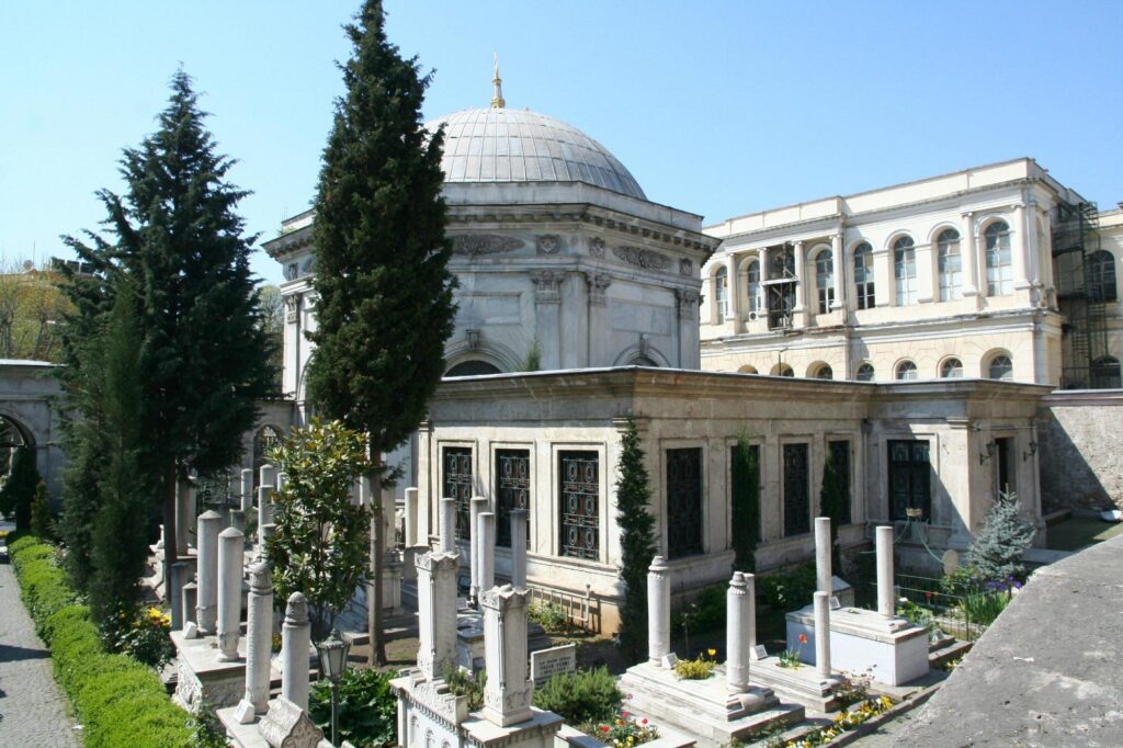 ii-mahmud-turbesi