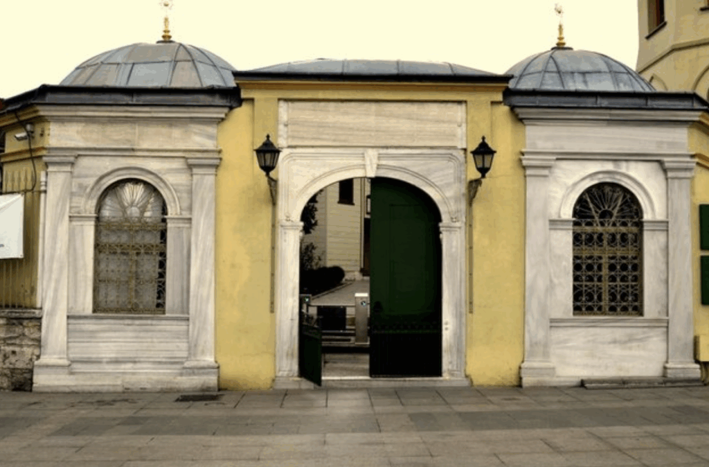 ABDURRAHMAN NAFİZ PAŞA TÜRBESİ