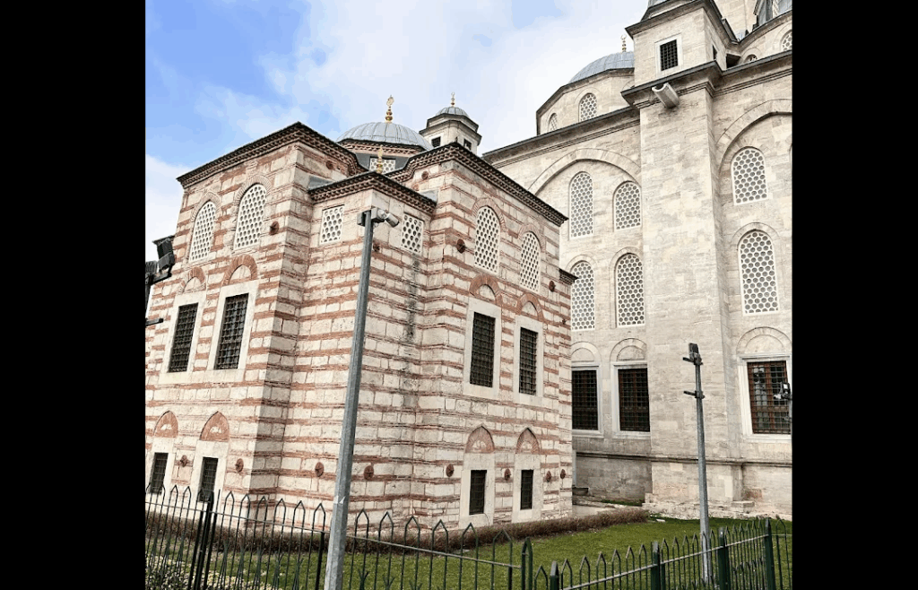 ABİDİN PAŞA TÜRBESİ