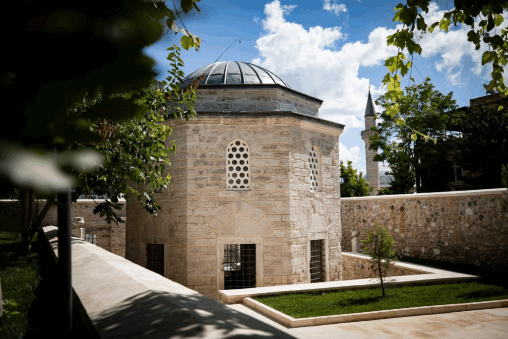 ASUDE HATUN TÜRBESİ