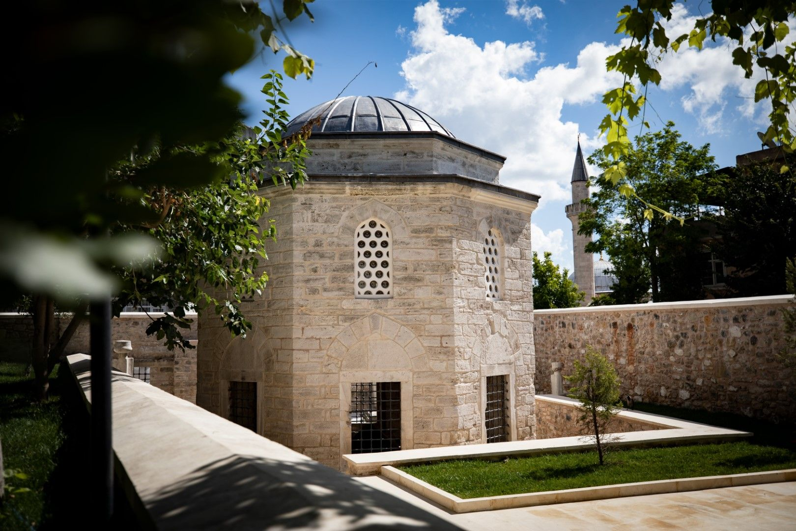 Asude Hatun Türbesi