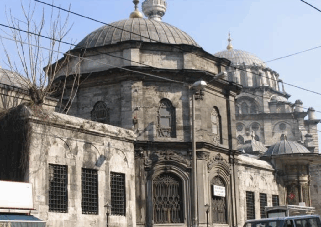 AYNÜ'L-HAYAT TÜRBESİ