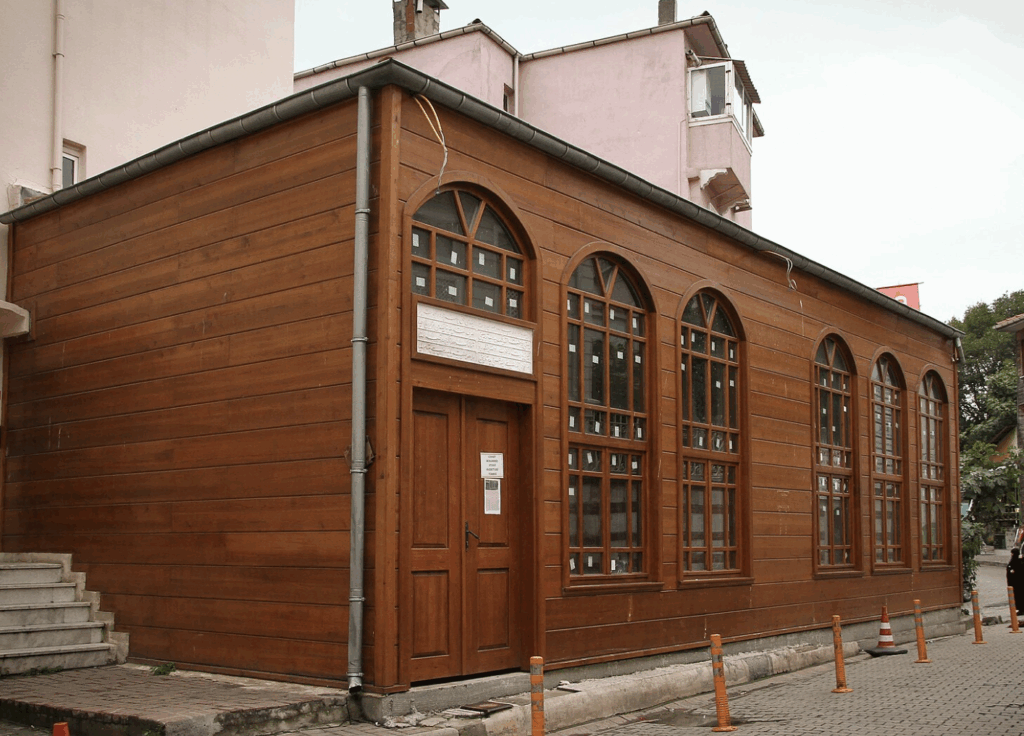 CENNET MEHMET EFENDİ TÜRBESİ