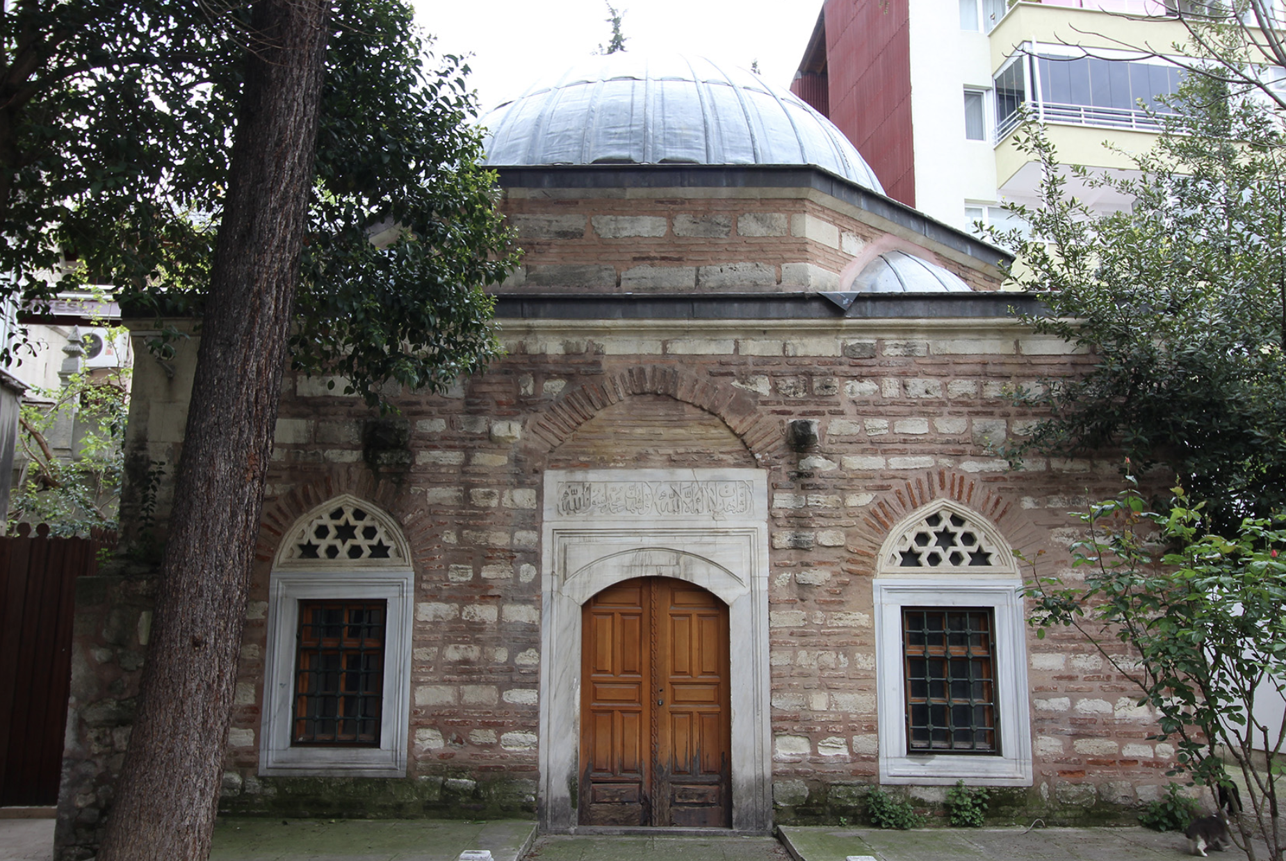 Çeşnigar Osman Ağa Türbesi