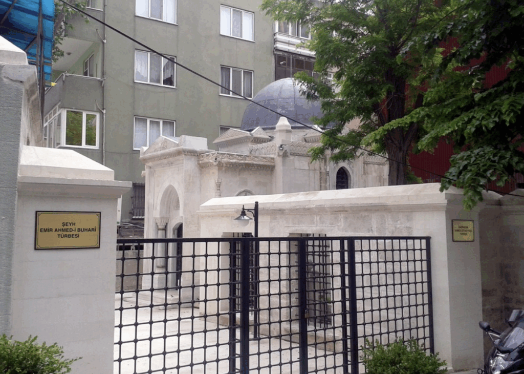 EMİR AHMED BUHARİ TÜRBESİ