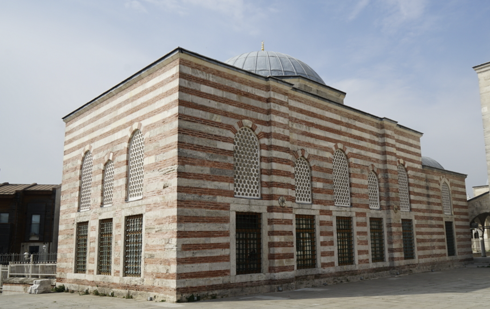 Güzel Ahmet Paşa Türbesi
