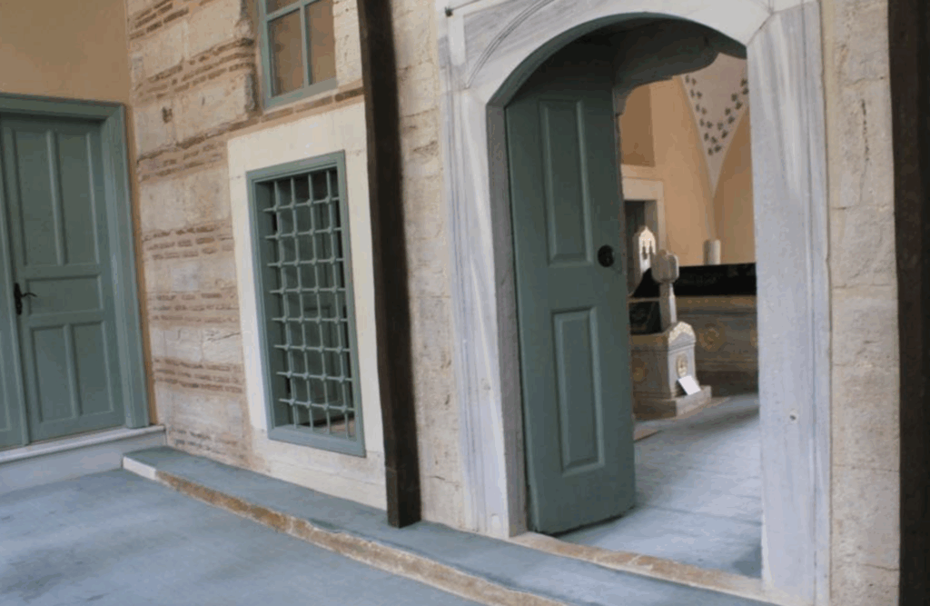 GÜZELCE ALİ PAŞA TÜRBESİ