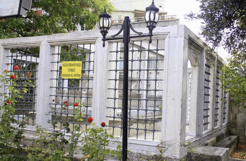 HADIM İBRAHİM PAŞA TÜRBESİ