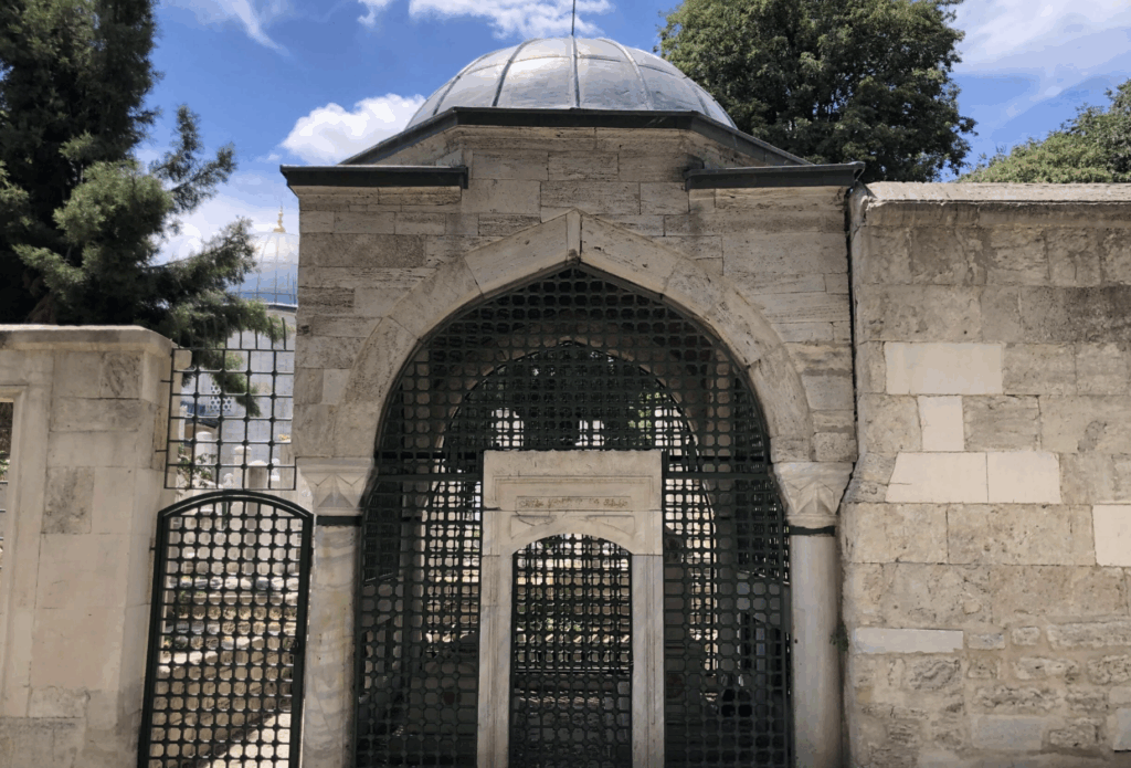 HANÇERLİ SULTAN TÜRBESİ