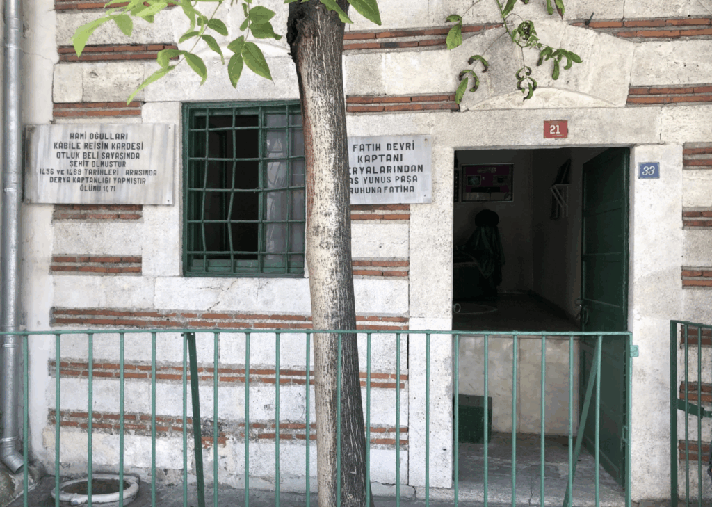 HAS YUNUS PAŞA TÜRBESİ