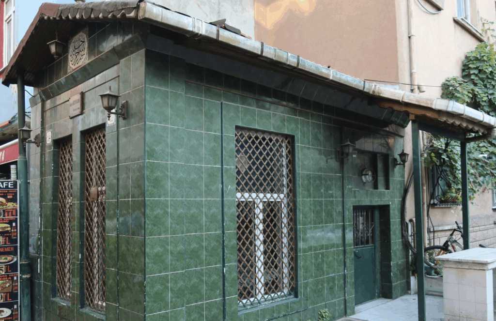 HÜSEYİN SADIK TÜRBESİ