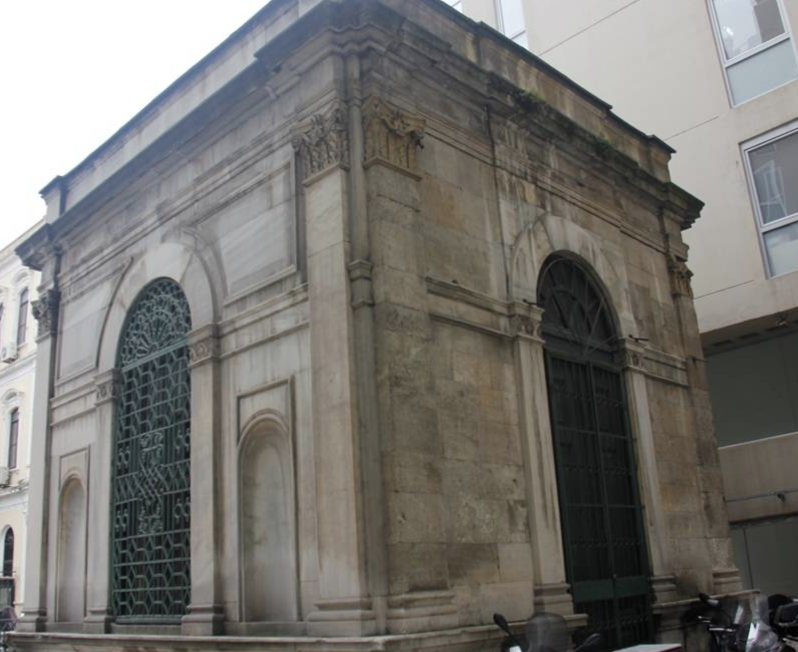 Mahmud Nedim Paşa Türbesi