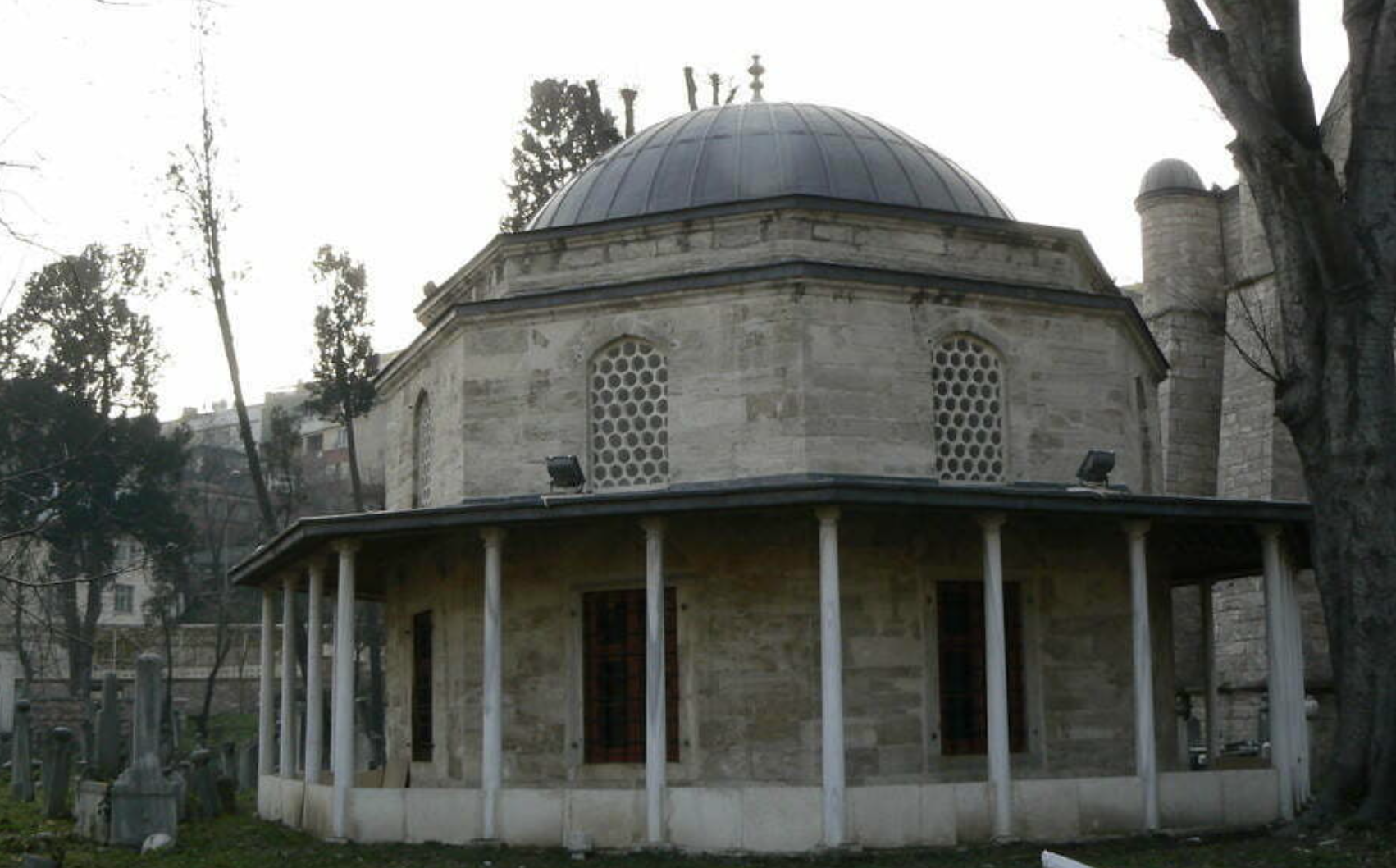 Piyale Paşa Türbesi