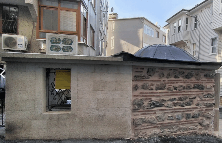 Şair Şemi Şemullah Efendi Mausoleum