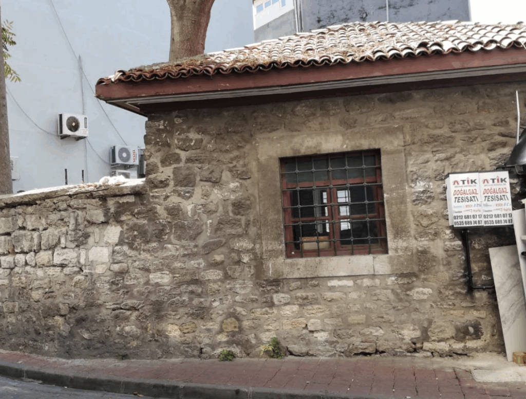 ŞEYH ZENGİ ALİ BABA TÜRBESİ