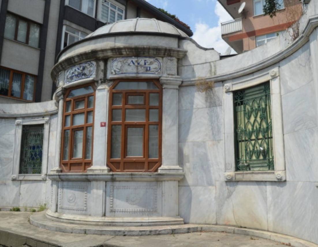 Şeyhülislam Arif Hikmet Beyefendi Türbesi
