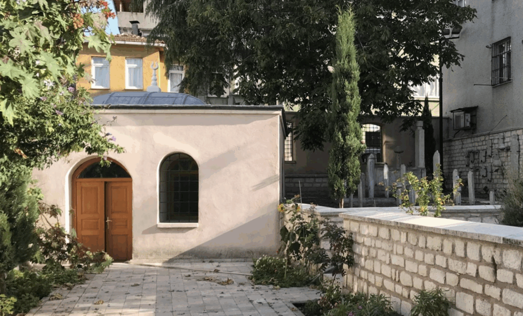 SİRKECİ DEDE TÜRBESİ