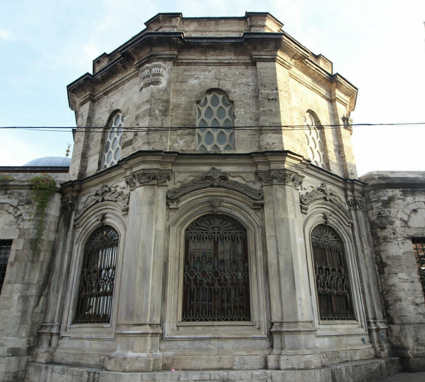 Sultan III. Mustafa ve III. Selim Türbesi