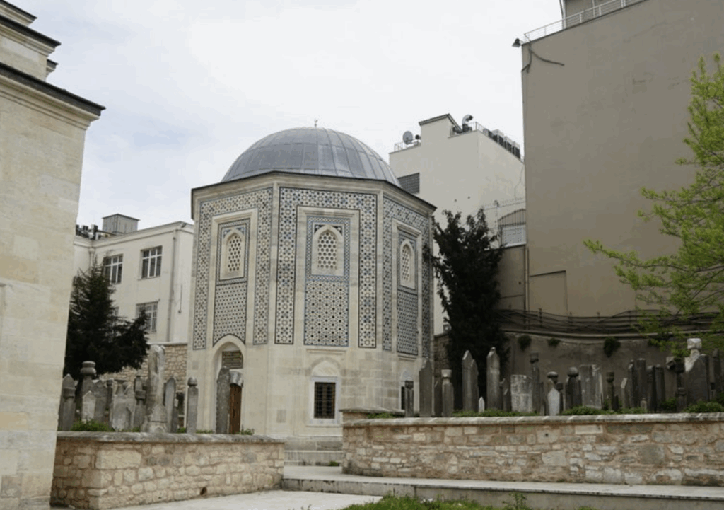 VELİ MAHMUD PAŞA TÜRBESİ