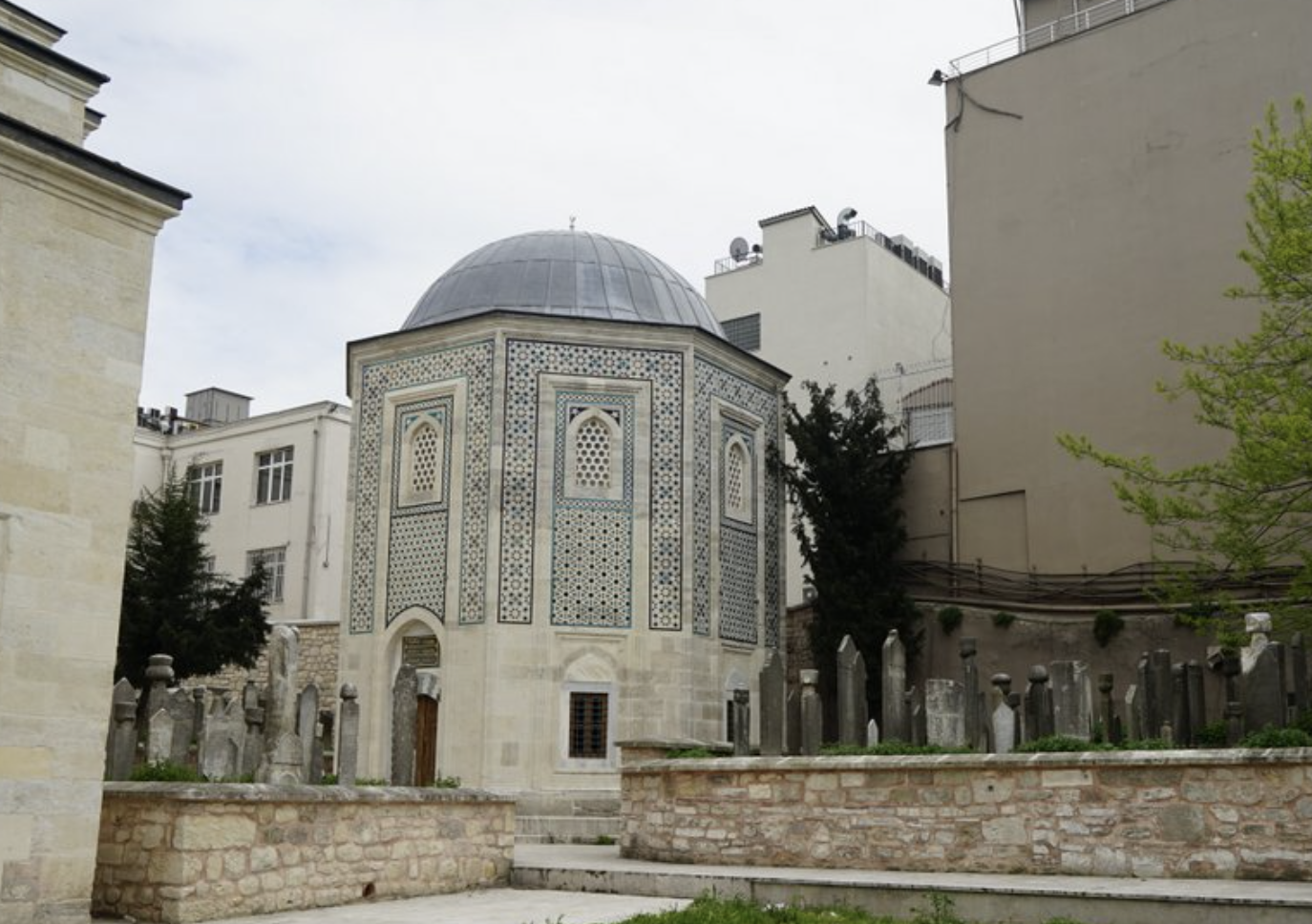 Veli Mahmud Paşa Türbesi