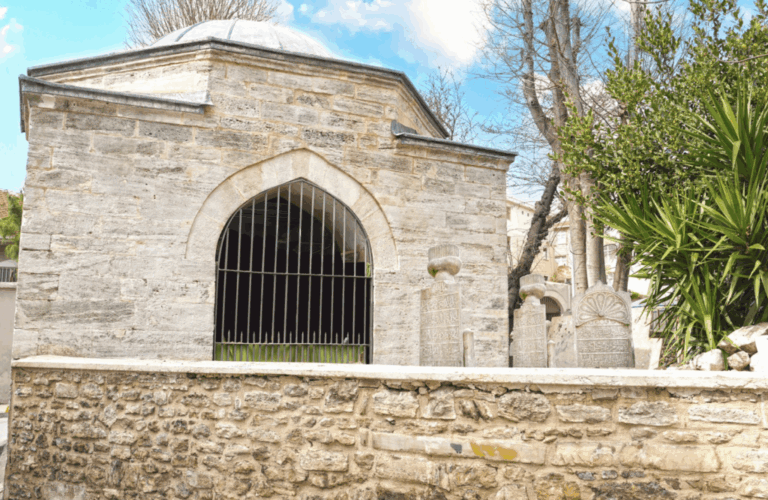 Örümceksiz Dede Mausoleum