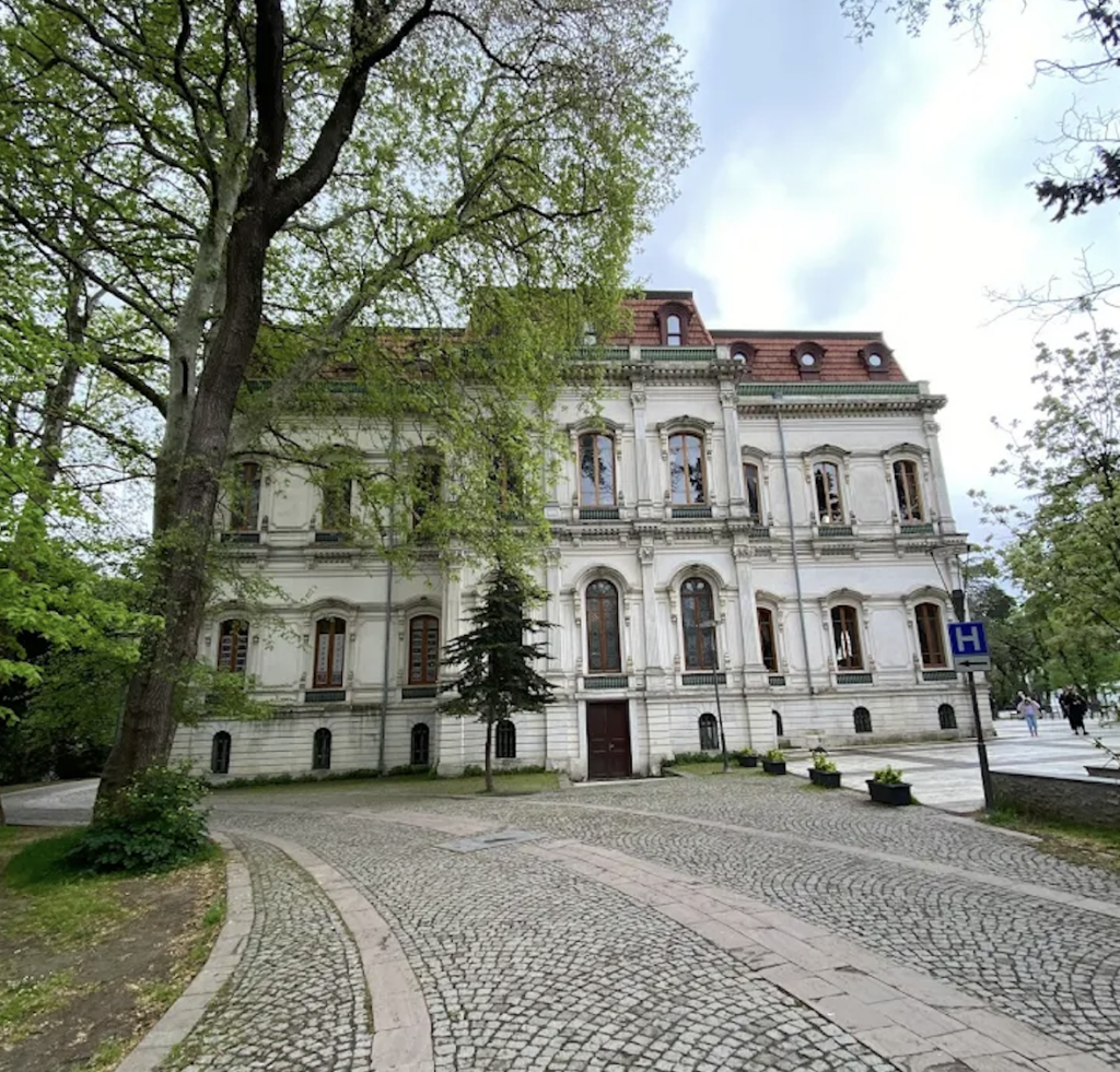 ADİLE SULTAN KASRI ÖĞRETMENEVİ VE ASO