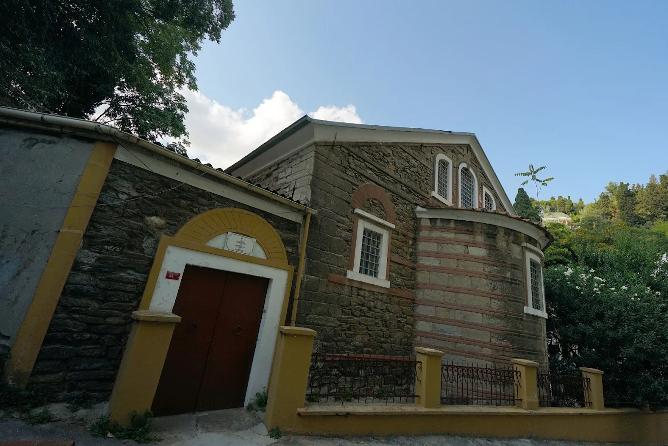 Aya Haralambos Rum Ortodoks Kilisesi