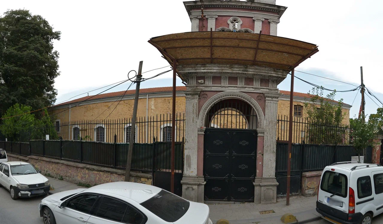 Aya Konstantin Rum Ortodoks Kilisesi