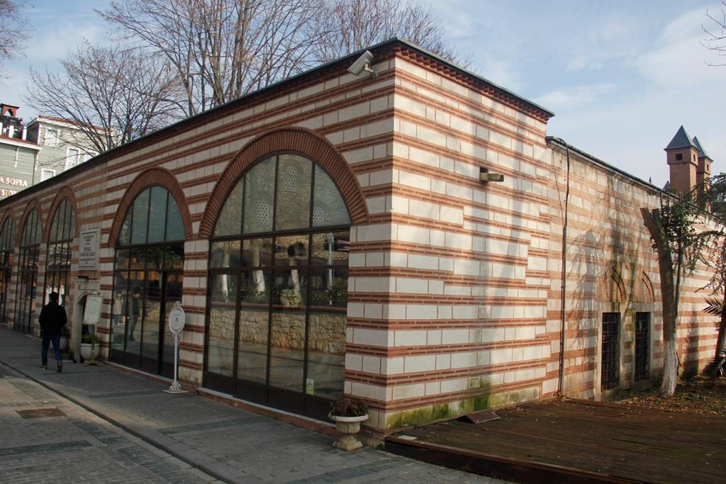 CEDİD MEHMET EFENDİ MEDRESESİ