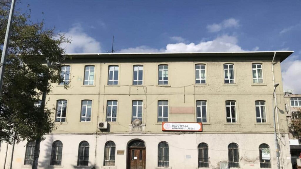 DAVUTPAŞA ANADOLU LİSESİ