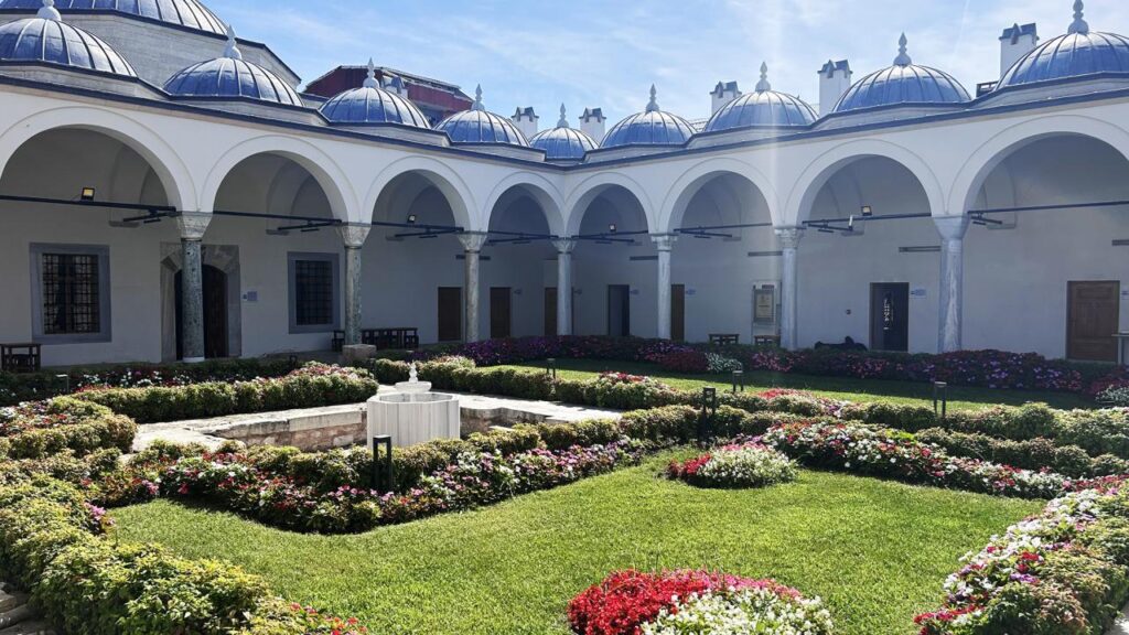 DAVUTPAŞA MEDRESESİ