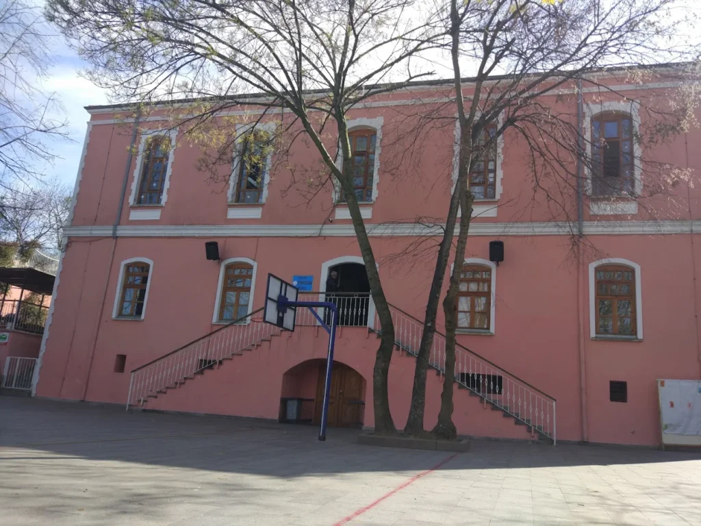 EMİRGAN İLKOKULU