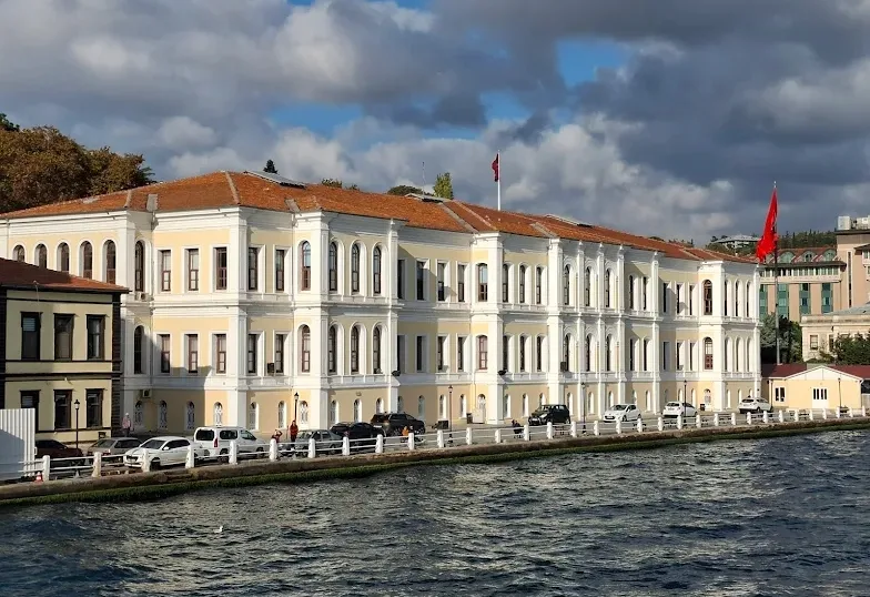 KABATAŞ ERKEK LİSESİ