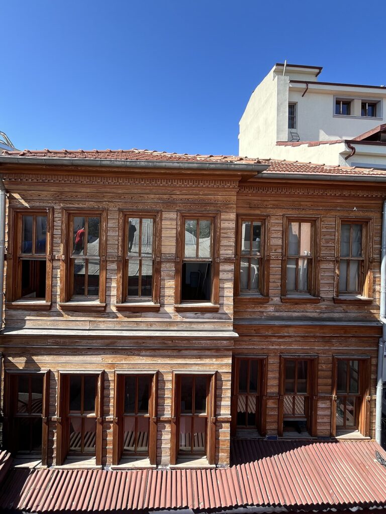 KAYGUSUZ BABA TEKKESİ